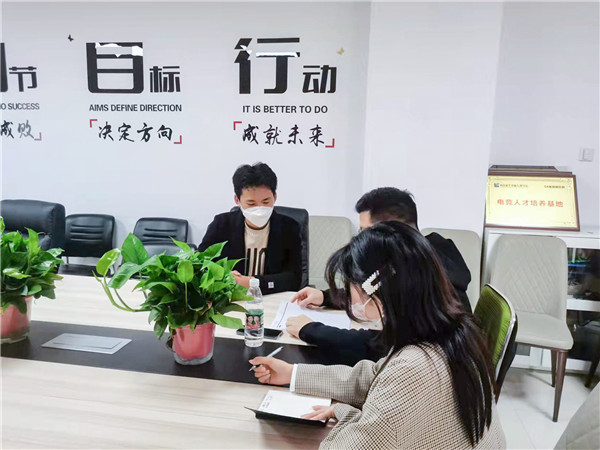 企業(yè)招聘進(jìn)校園，助力學(xué)生高質(zhì)量就業(yè)